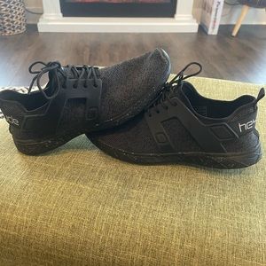 Hey Dude Axel Stock Panther Stretch Sneaker (Hard to find)